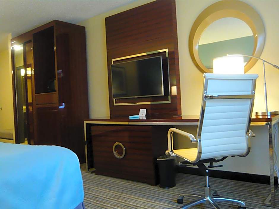 Photo 1 of 5 of Deluxe 1 King Bed, Jetted Tub