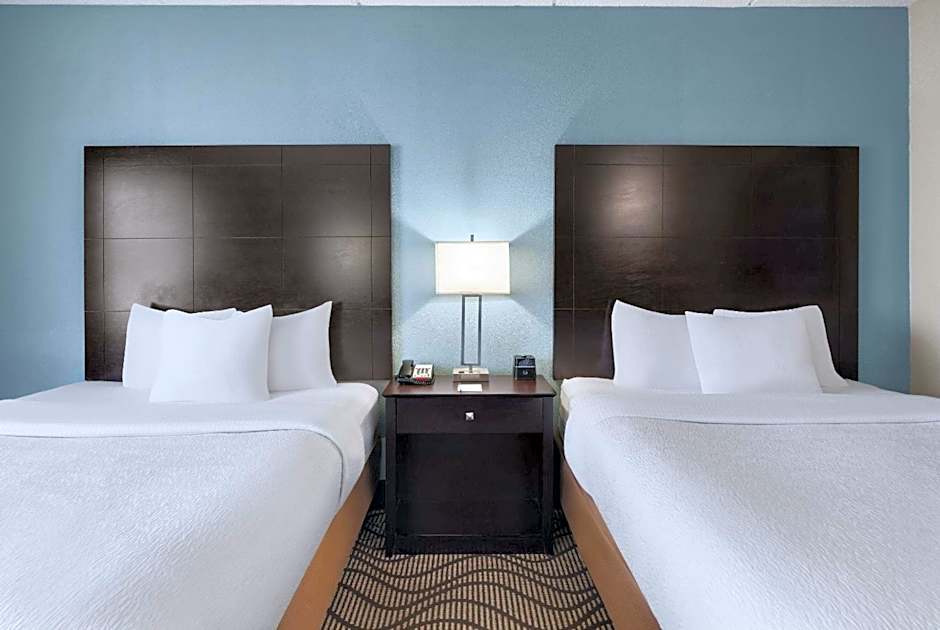 La Quinta Inn & Suites by Wyndham Knoxville Airport