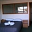 Broadway Motor Inn
