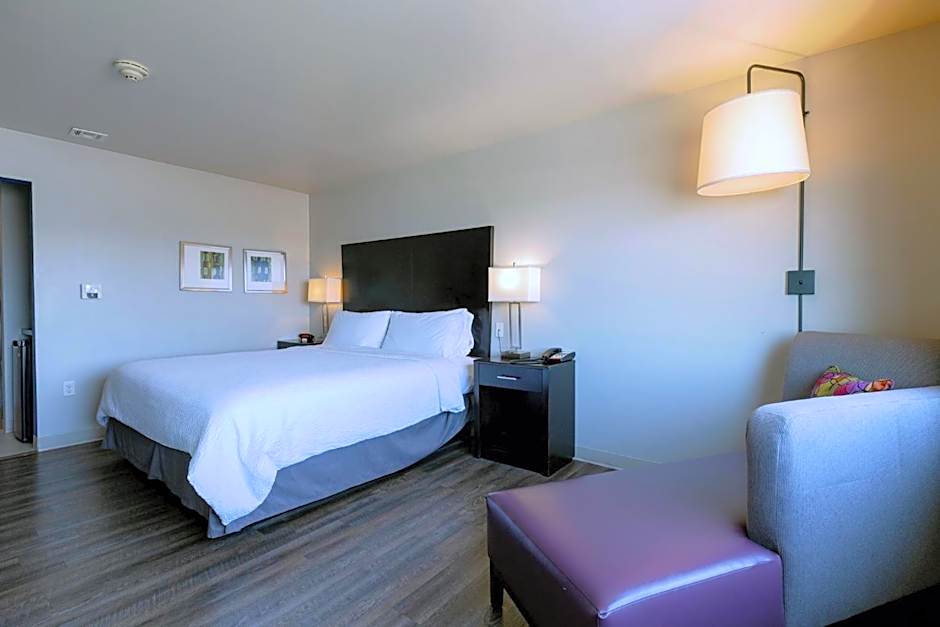 Holiday Inn Express and Suites Tahlequah By IHG