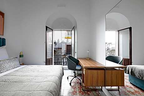 Extra Large Studio with Kitchen and Sofa bed