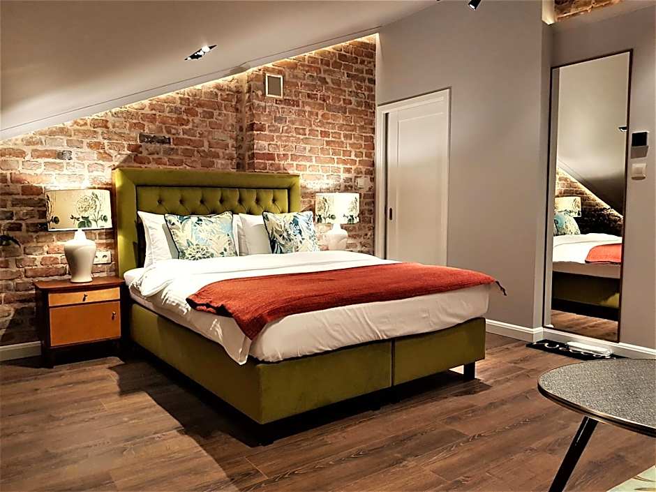 SLEEPWELL NOWY ŚWIAT - entrance from Ordynacka 14St, through the courtyard