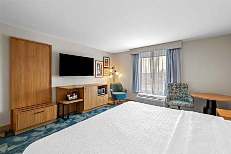 1 King Bed Nonsmoking