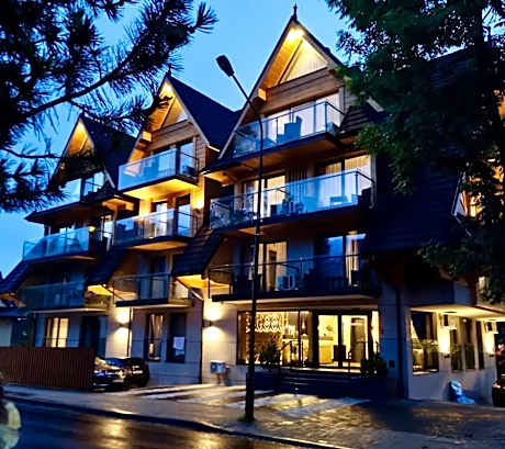 Apartment with Mountain View