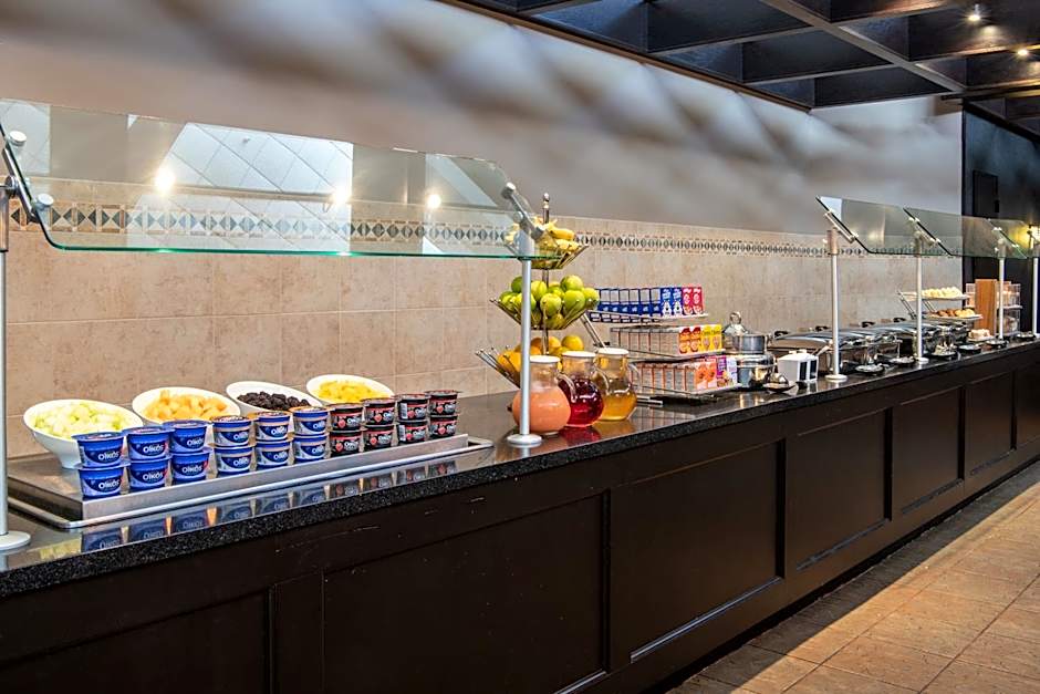 Sheraton Minneapolis West Hotel