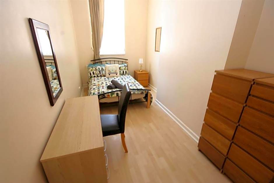 MARLEY MANSIONs APARTMENTS - KING ST REF : 10/3