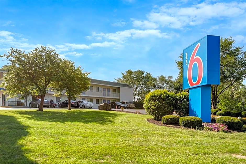 Motel 6-Lenexa, KS - Kansas City Southwest