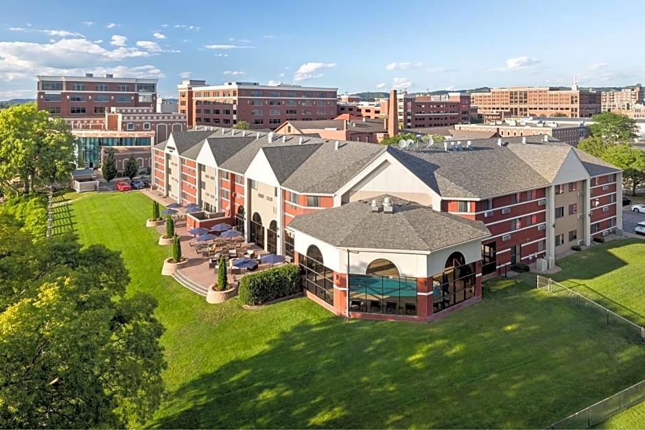 Courtyard La Crosse Downtown/Mississippi Riverfront