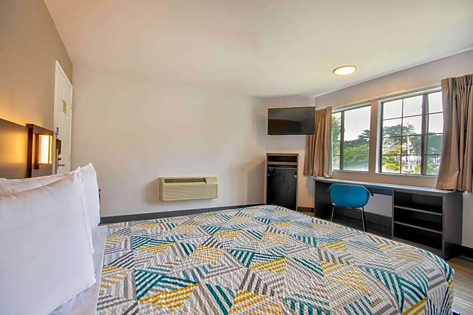 Motel 6 Monterey - Marina