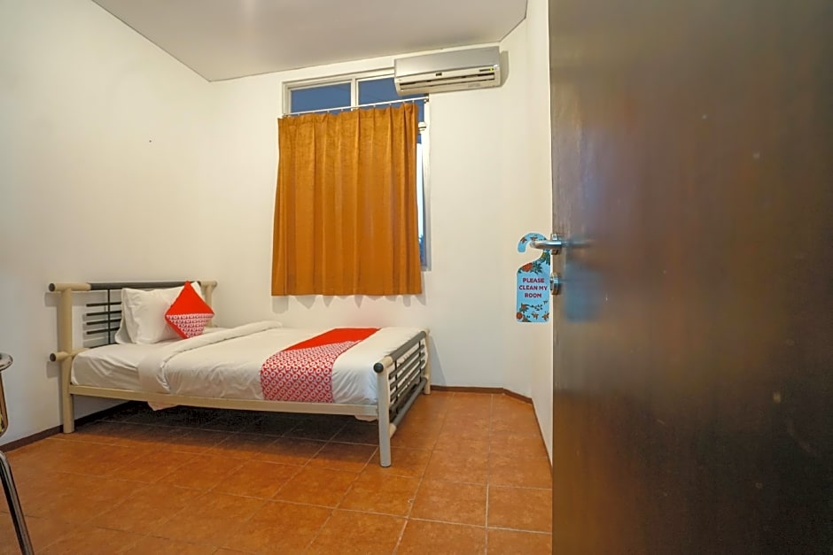 OYO 1844 Bravo Residence