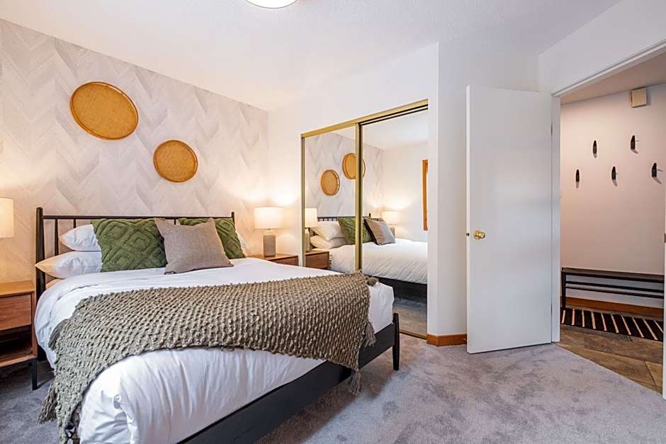 Powderview by Outpost Whistler