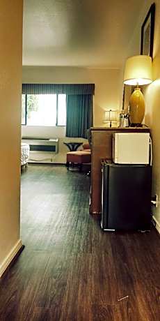 Queen Room with Two Queen Beds - Disability Access