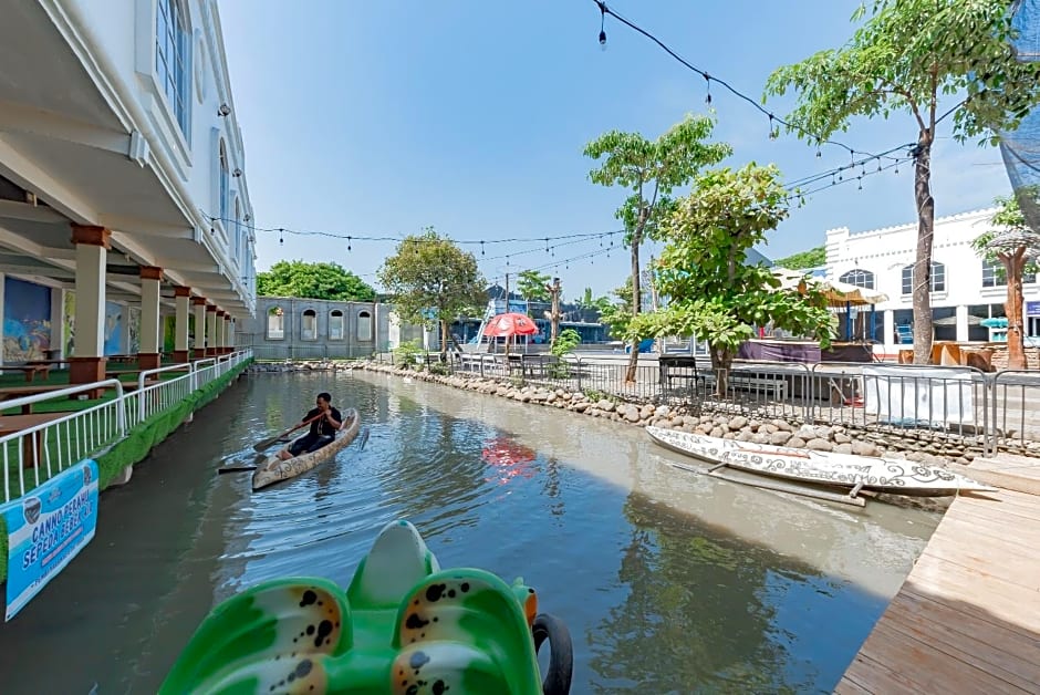 RedDoorz @ Niagara Waterpark