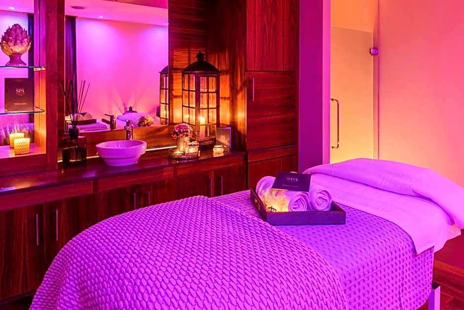 Shearwater Hotel & Spa