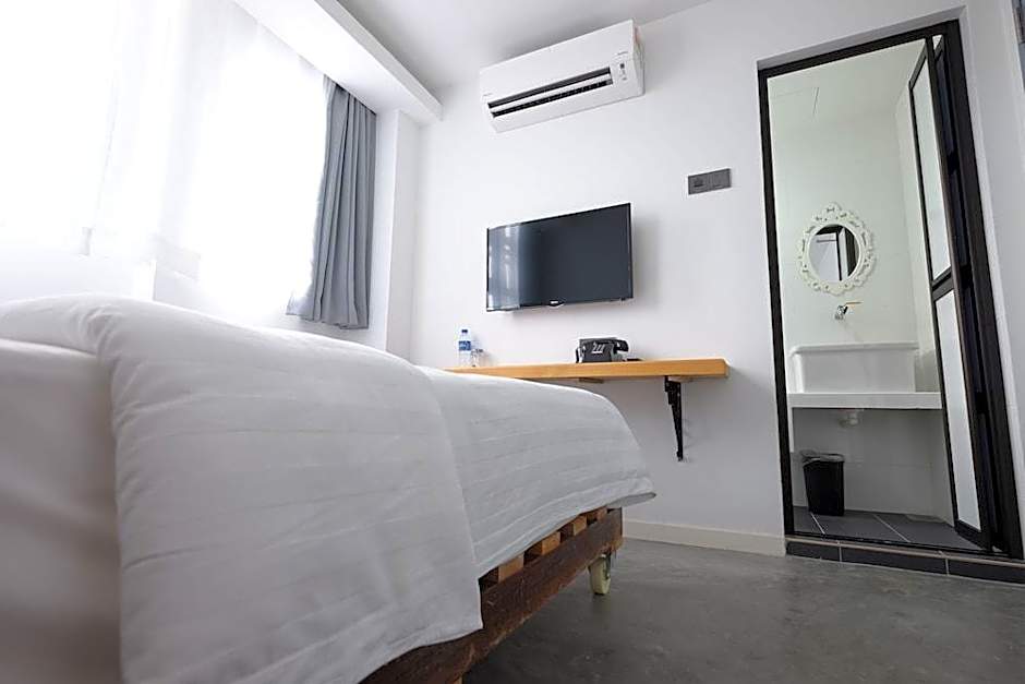 White Loft Hotel