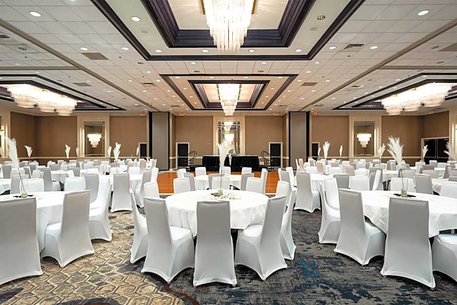 DoubleTree By Hilton Houston Hobby Airport