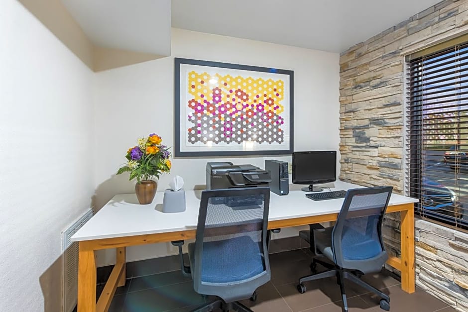 Holiday Inn Express London-I-70 By IHG