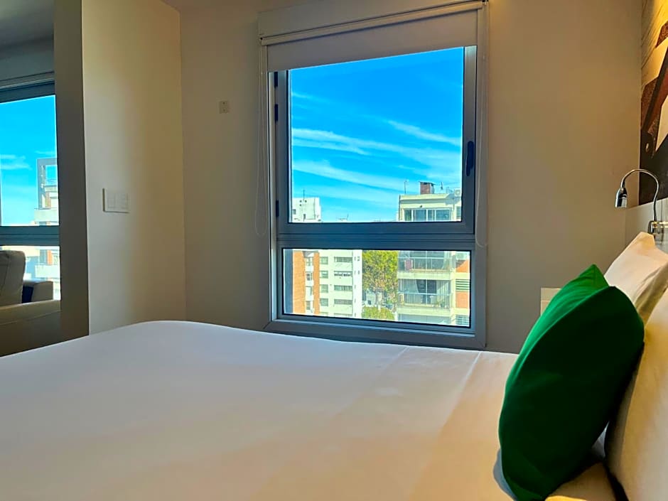 ibis styles Montevideo Biarritz