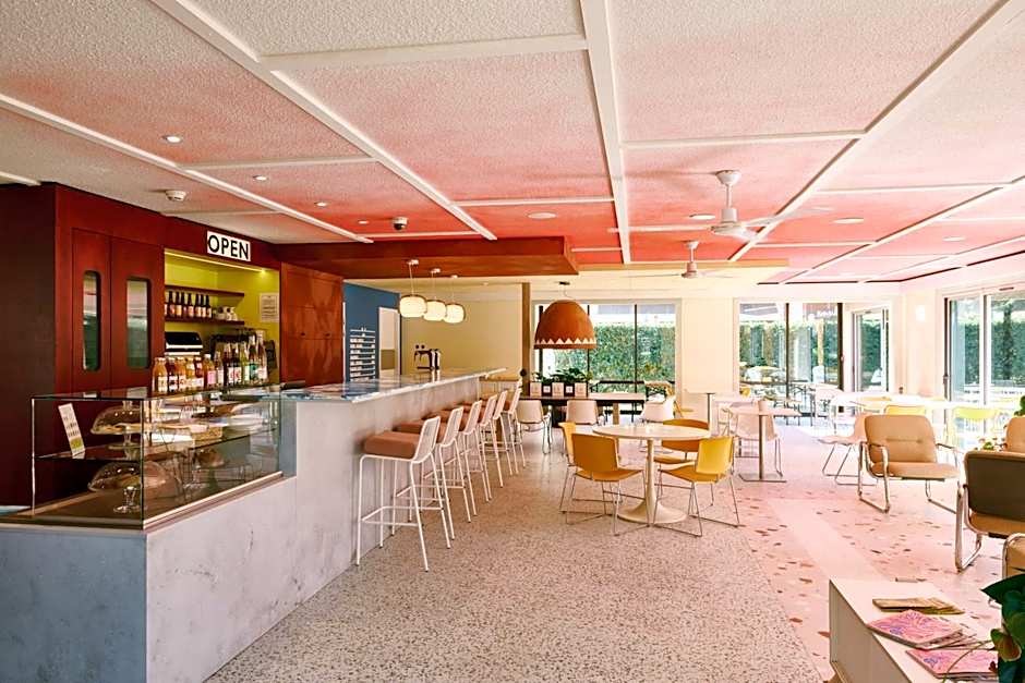 greet  Hotel Versailles - Voisins Le Bretonneux