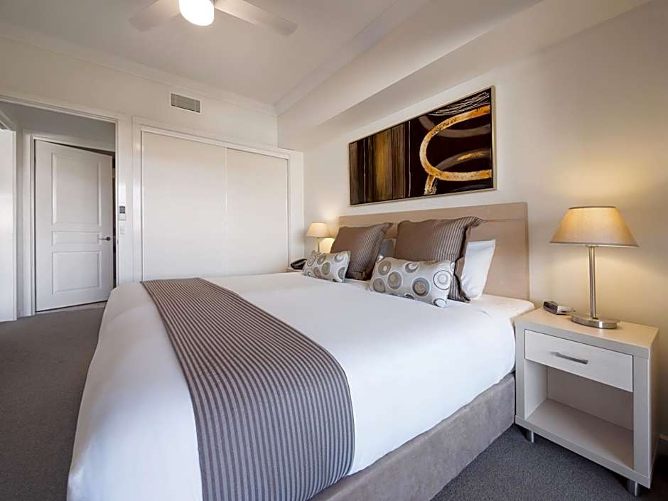 Oaks Brisbane Mews Suites