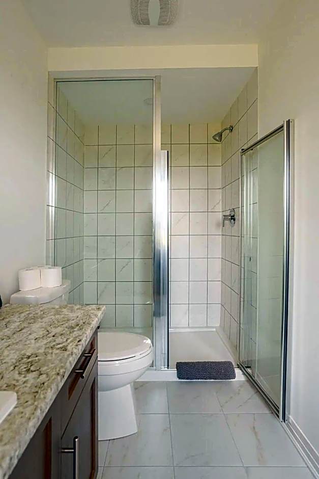 Stylish 4br Fast Wifi Sleeps 10