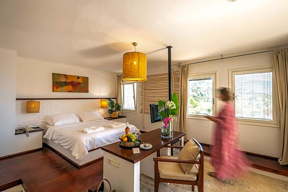 4reasons hotel + bistro | 12+