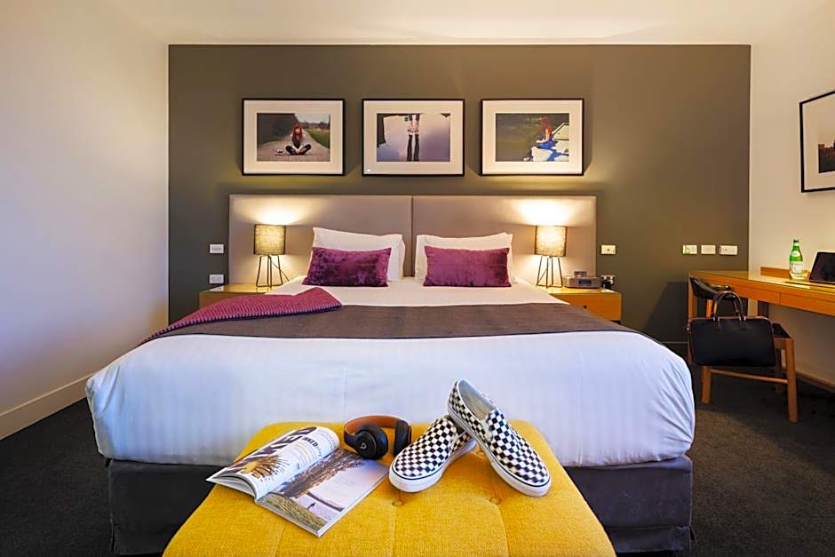 East Hotel and Apartments