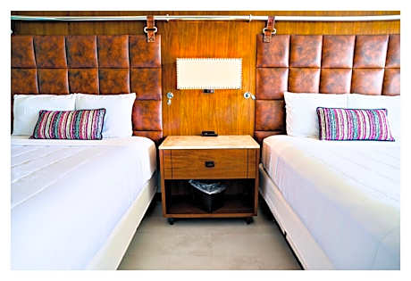 Queen Room with Two Queen Beds, Parking Area View - Non Smoking