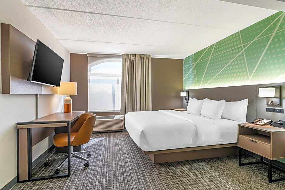 Comfort Inn & Suites Madison East - Monona