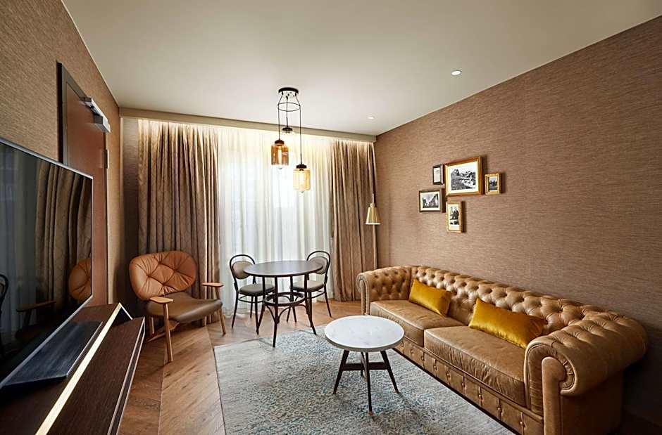 Konsulat Hotel Reykjavik, Curio Collection by Hilton