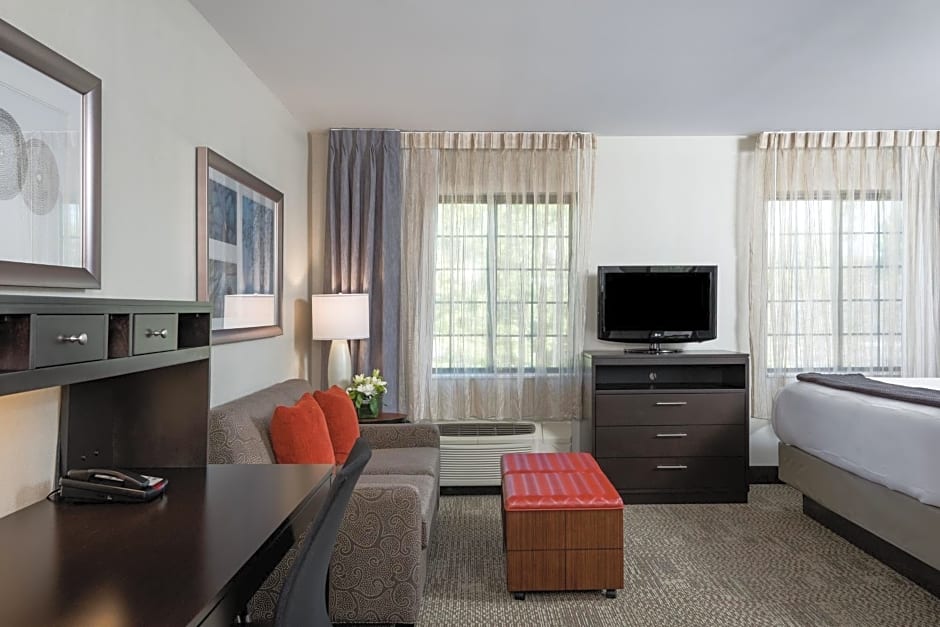 Staybridge Suites Chantilly Dulles Airport