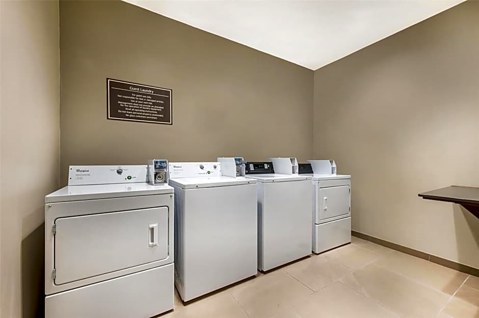 Best Western Plus Parkside Inn & Suites