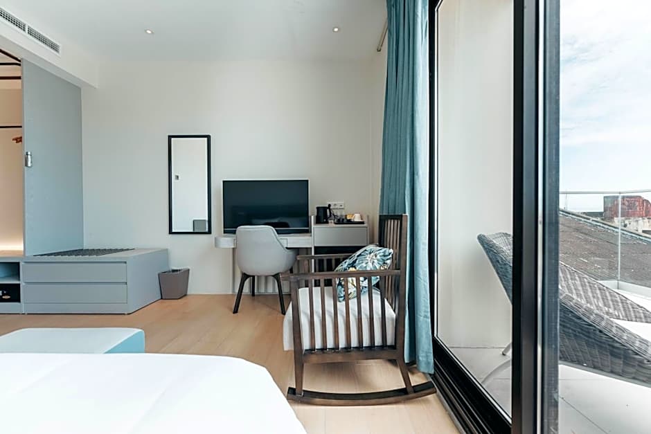 Elements Hotel & Shops Curacao