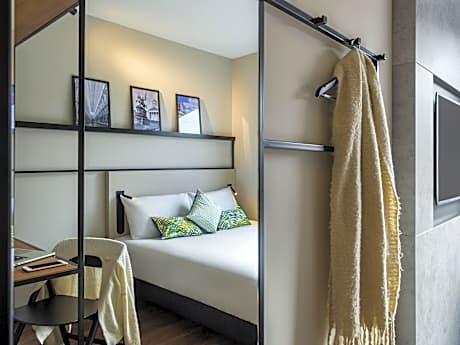 Room with 1 double bed