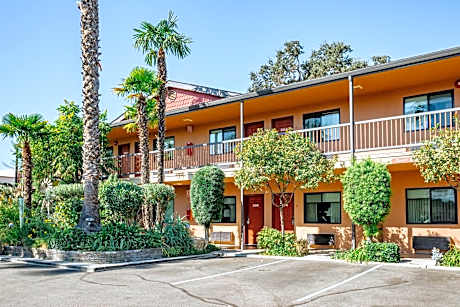 Adelaide Inn
