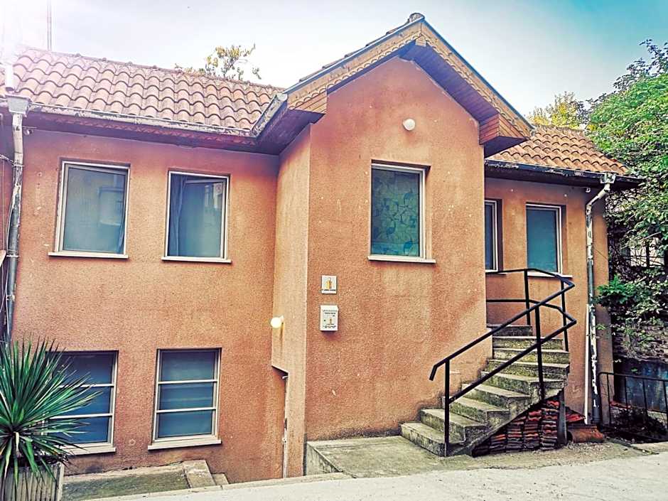 PIJAMA HOUSE - Bike & Bed