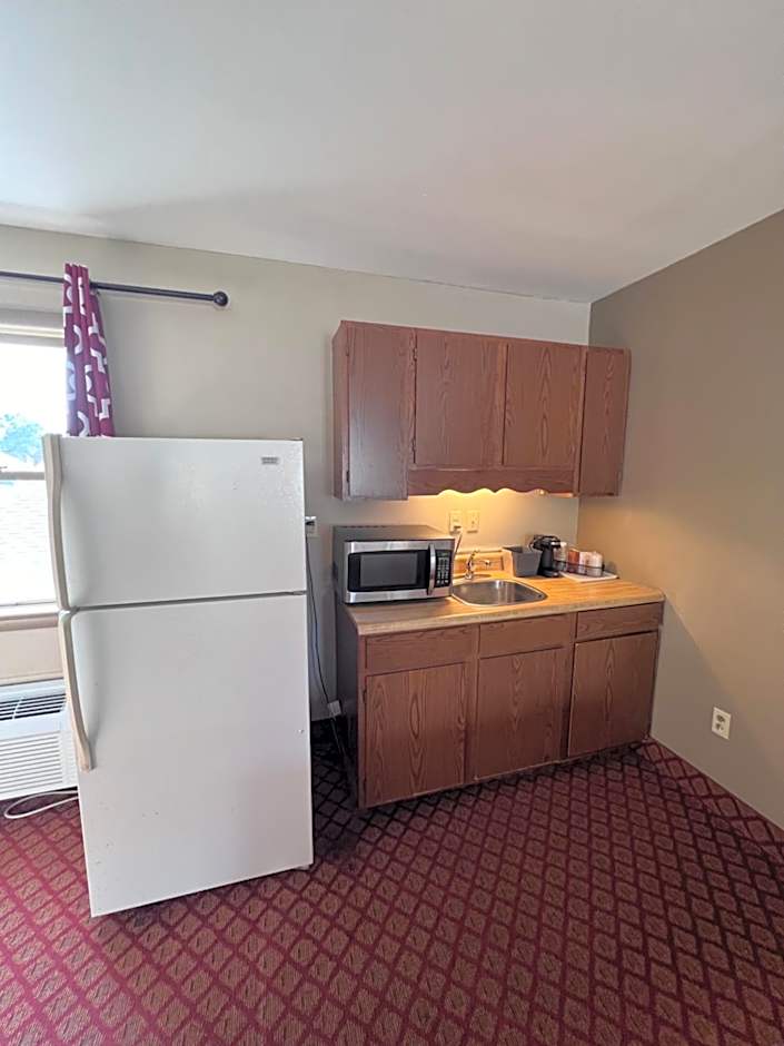 Rodeway Inn & Suites