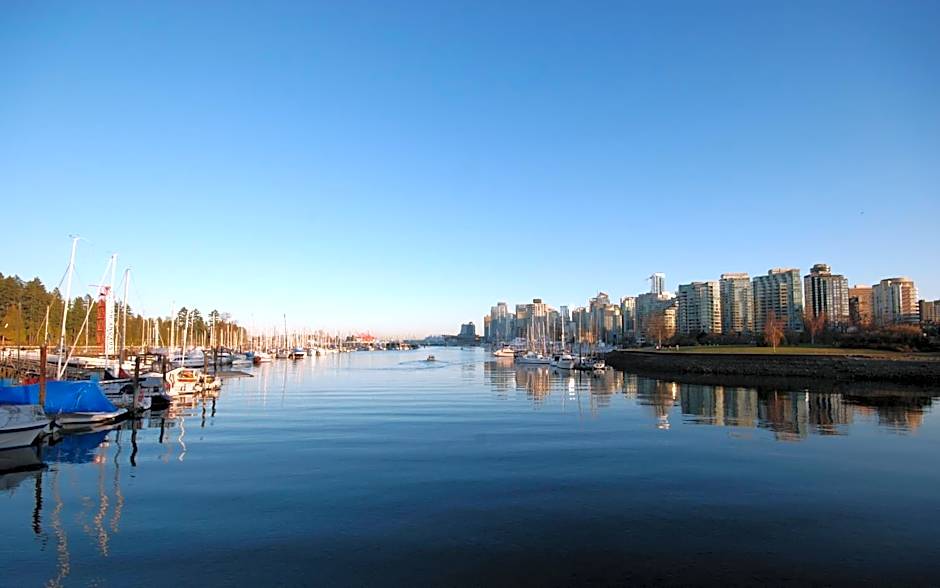 Rosellen Suites At Stanley Park