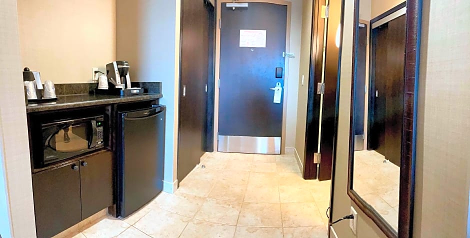 Best Western Plus Okotoks Inn & Suites