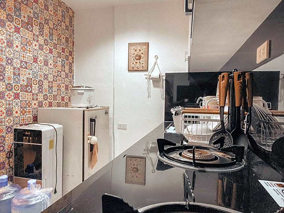 Cozy Themed 2BR TownHouse - near Clark Airport - TRP1