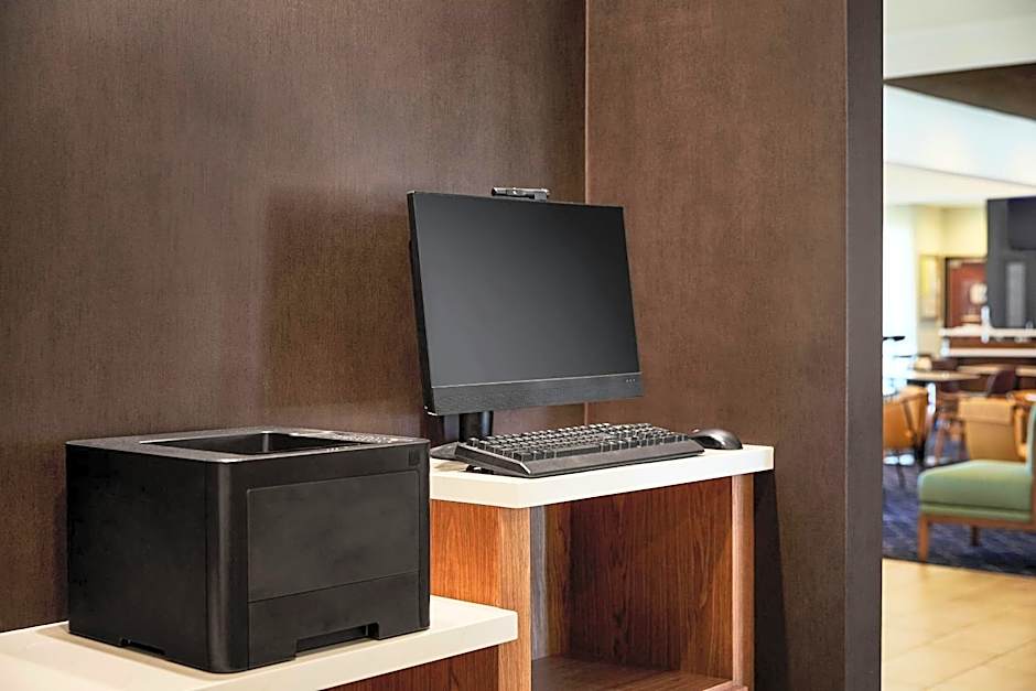 Courtyard by Marriott St. Louis Westport Plaza