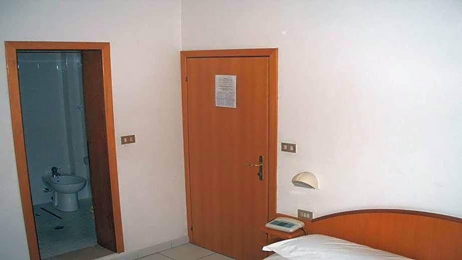 Hotel Annarita-mezza pensione plus- spiaggia inclusa