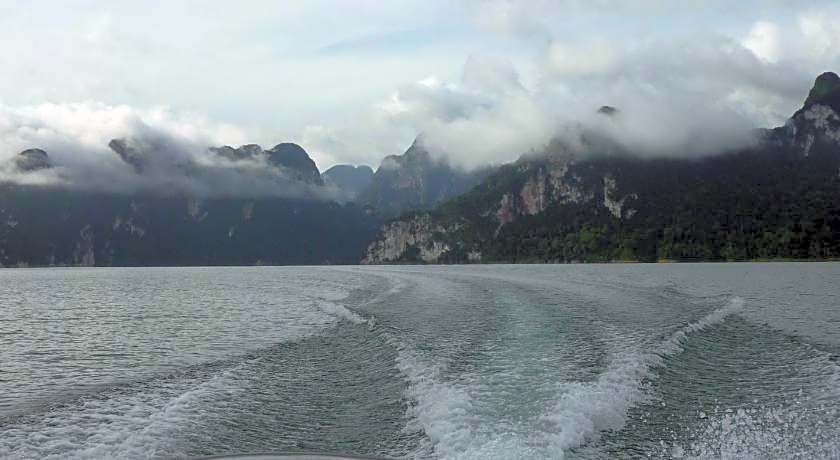 Baandin Chiewlarn Resort