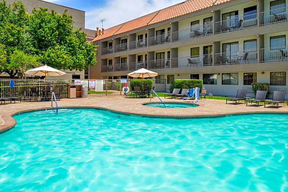 Holiday Inn Express Palm Desert By IHG