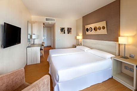 DOUBLE ROOM (1 ad)