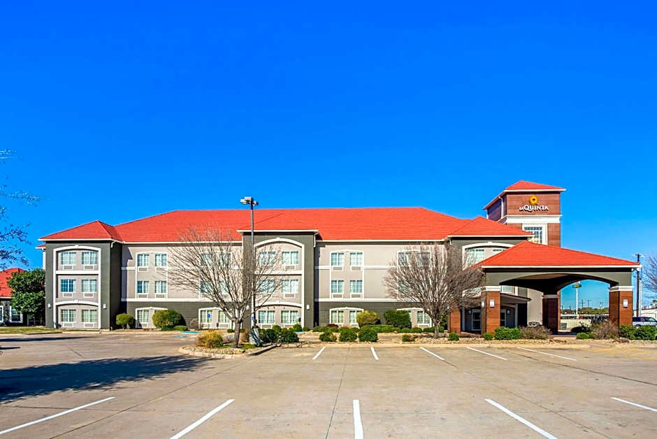 Photo 1 of 50 of La Quinta Inn & Suites by Wyndham Eastland
