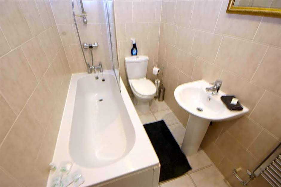 MARLEY MANSIONS APARTMENT - Clarendon