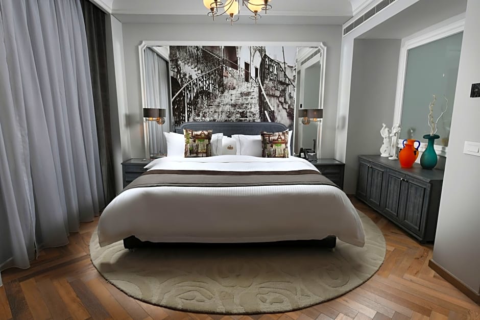Le Bristol Hotel