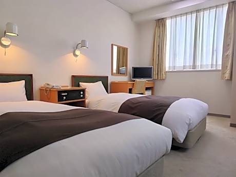 Twin Room with Bathroom