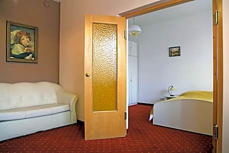 Studio with Sofa Bed